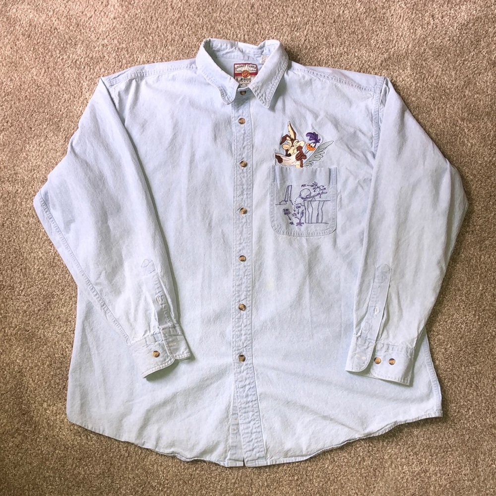 Looney Tunes classic wear RARE FIND stitched Roadrunner & Wylie E. Coyote